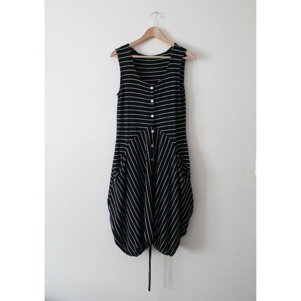 ALEMBIKA Scoop Neck Asymmetric Jersey Stripe Dress White Black Size 2 (US 8-10)